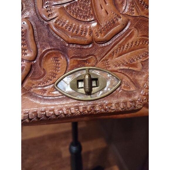 Vintage Large Leather Hand Tooled Brown Shoulder Bag Purse Tri fold Organizer - Picture 7 of 16